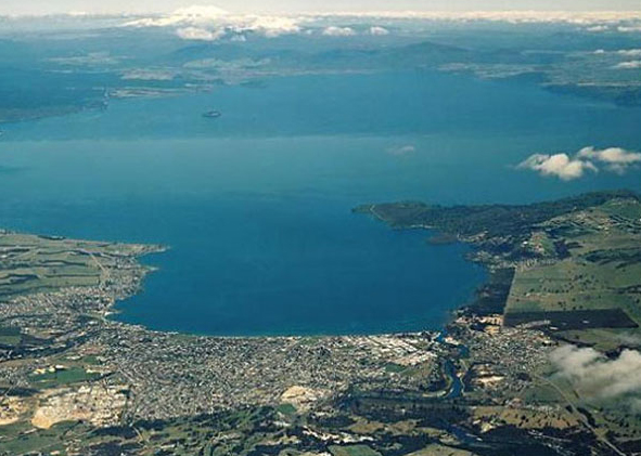 新西兰陶波市（Taupo）